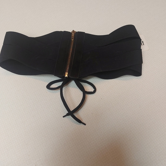 Cute elasticized lace up and zipper belt - Picture 3 of 3